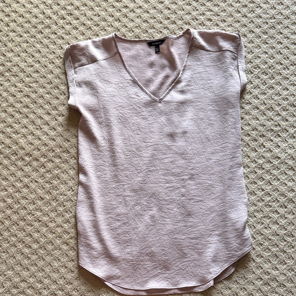 Express Women's V-Neck Blouse in Soft Pink